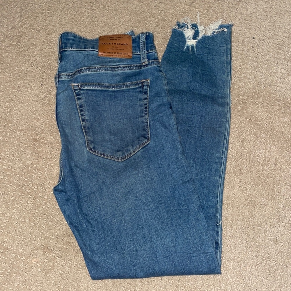 Lucky brand jeans!! Super cute! Very good condition! Size 6/28. $40
